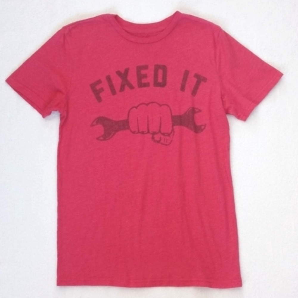 Mad Engine Super Cute Red "Fixed It" Short Sleeve Graphic T-Shirt S